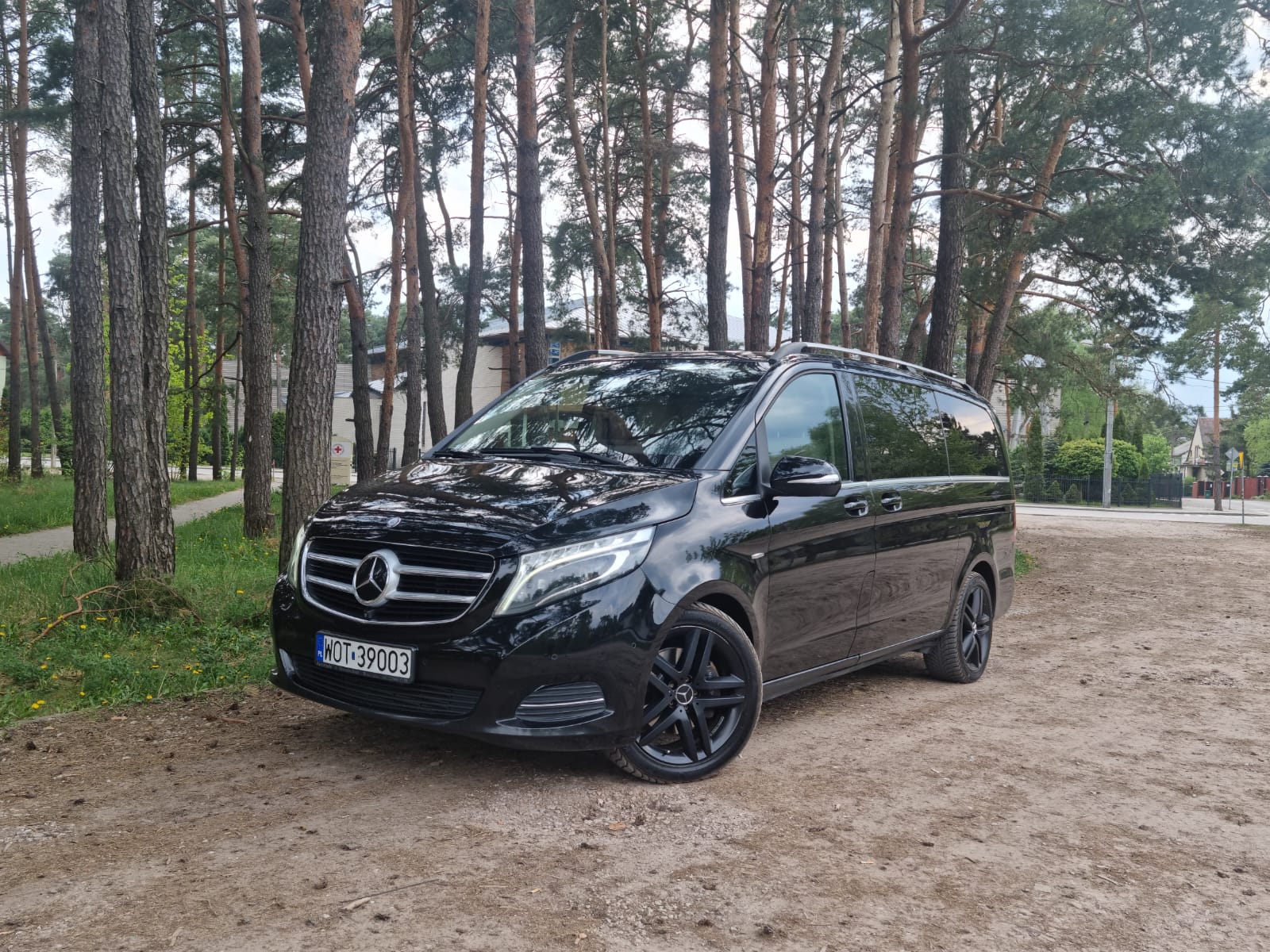 Mercedes V-klasa Trans-Prestige — wynajem busów z kierowcą
